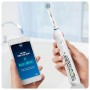 Электрическая зубная щетка Braun Oral-B Smart 4 4000N Teen D601.523.3 белого цвета